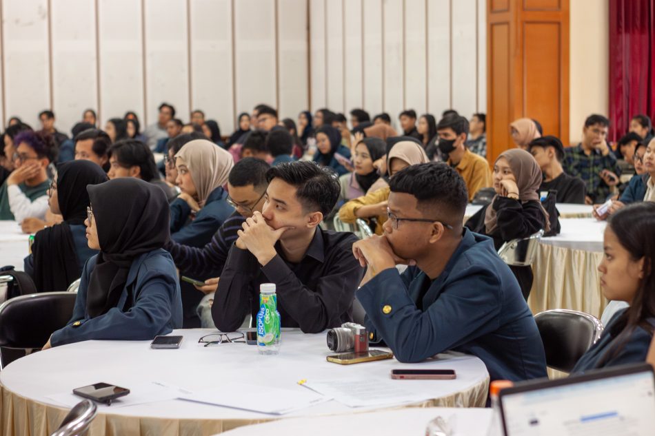 Kuliah Umum FISIP EKSPLORASI IDE MENUJU KREASI FAKTA