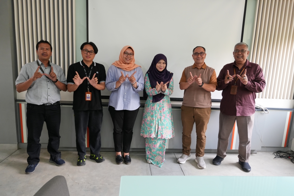 Prof. Madya Dr. Ezarina Zakaria ke FISIP Universitas Widyatama