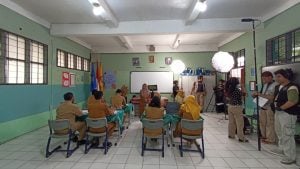 Mahasiswa FTV Widyatama melakukan praktik pengembangan kompetensi perfilman di lapangan.